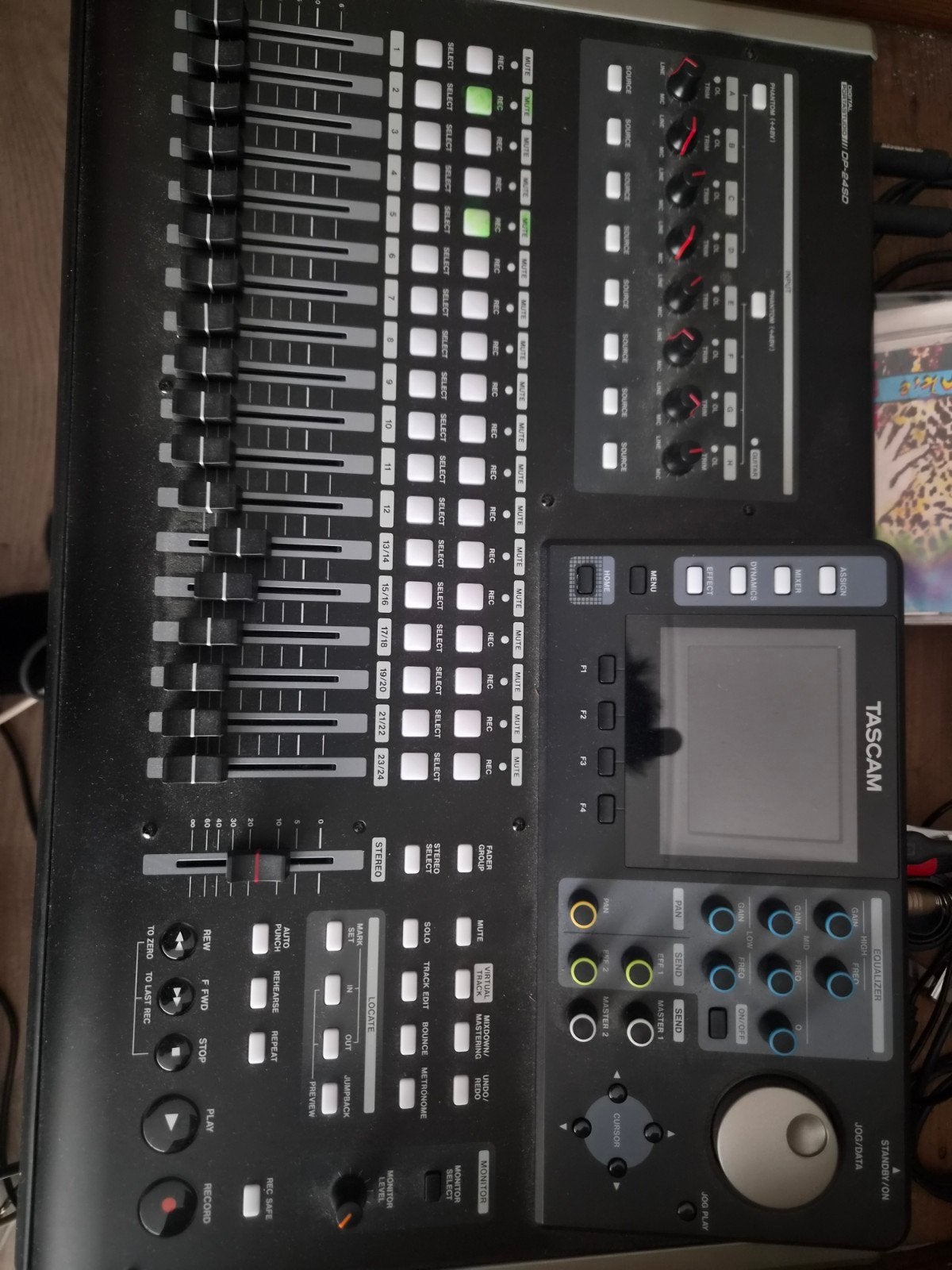 Tascam DP-24SD Digital Portastudio Recorder, Muziek en Instrumenten, Ophalen of Verzenden, Gebruikt, 20 kanalen of meer, Microfooningang