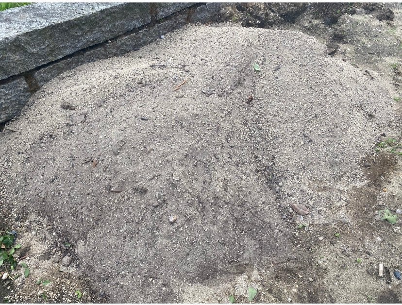 Gratis! 1 kuub stabilsatie zand ligt aan de weg, Tuin en Terras, Ophalen, Zo goed als nieuw, Ophoogzand