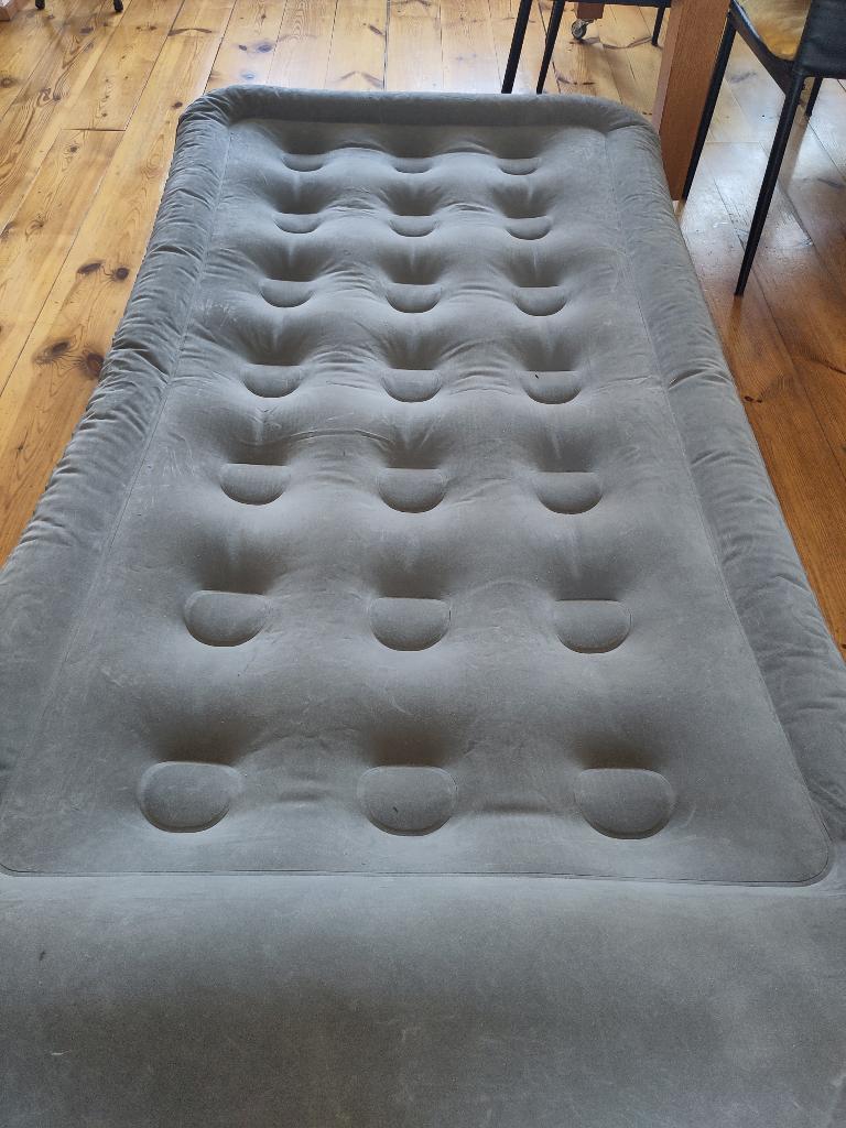Opblaasbaar Matras 190x90cm, Ophalen, Ingebouwde pomp, Zo goed als nieuw, 1-persoons