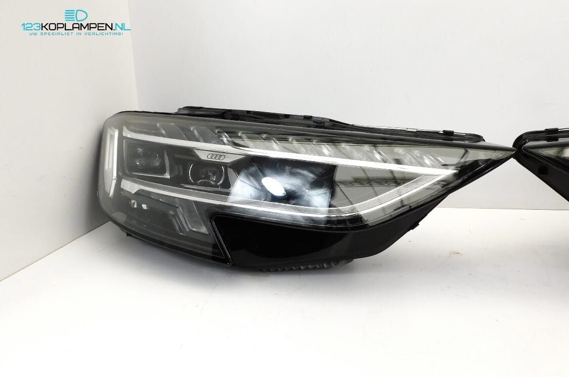 Audi A8 D5 4N Facelift Led Matrix Koplamp links rechts, Ophalen, Gebruikt, -, -
