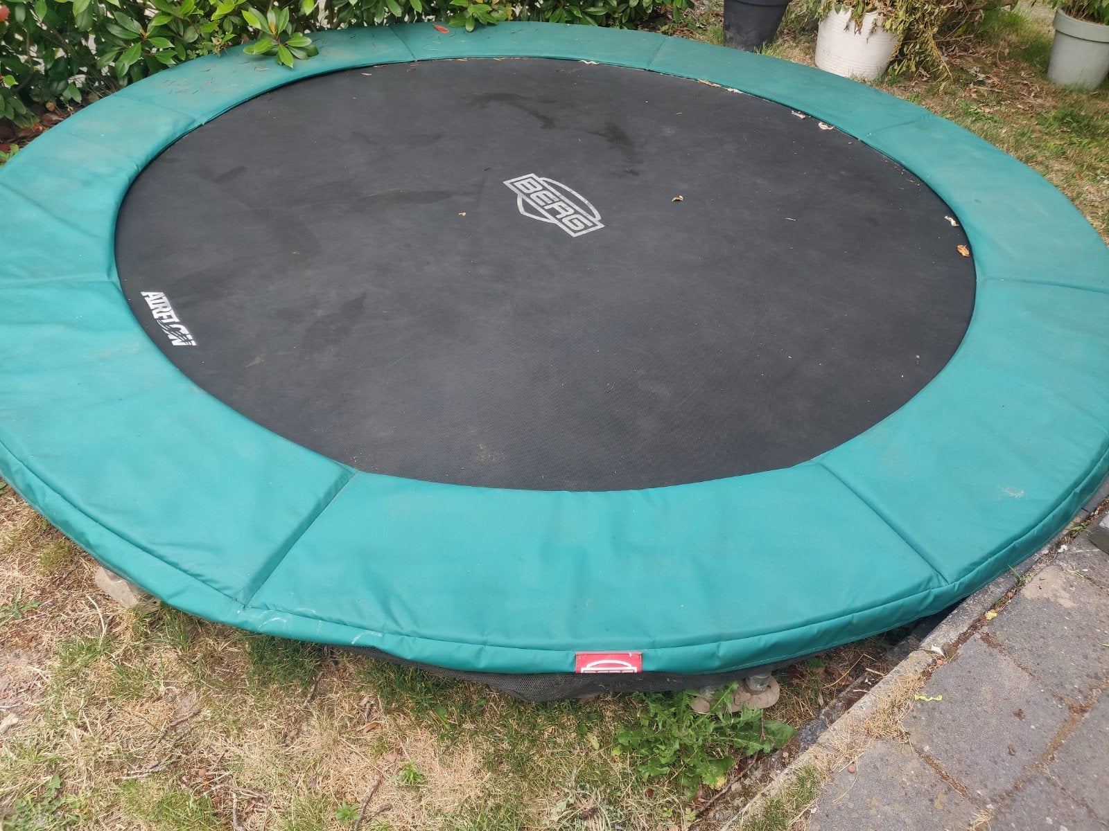 BERG AirZone trampoline (defect haakje), Kinderen en Baby's, Speelgoed | Buiten | Trampolines, Ophalen, Gebruikt