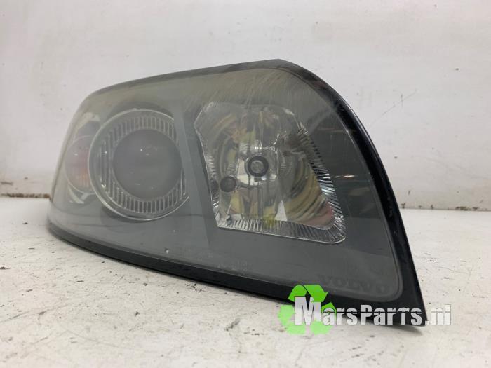 Koplamp rechts van een Volvo V50