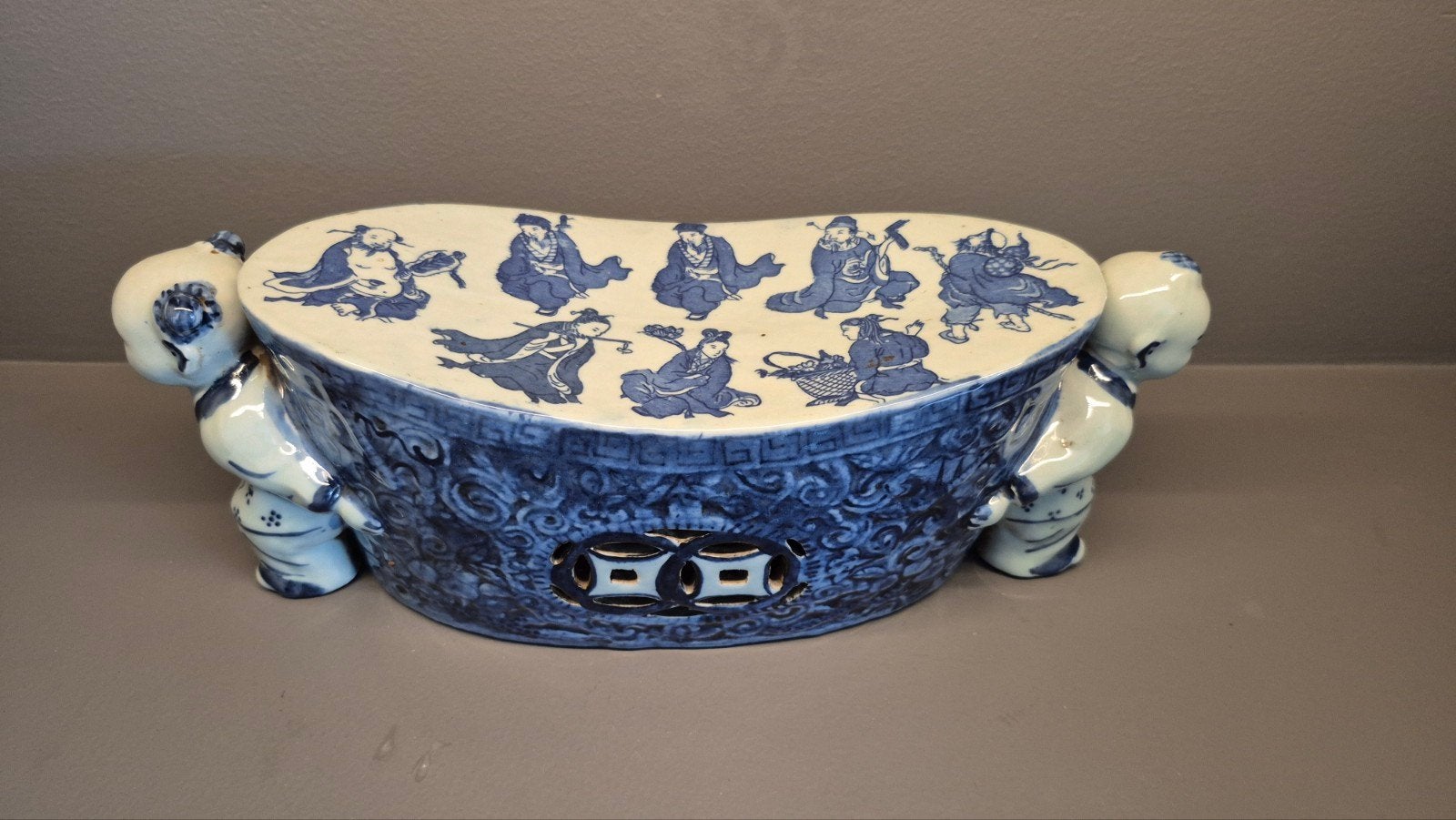 Antiek Chinees porseleinen kussen met figuren, Antiek en Kunst, Antiek | Keramiek en Aardewerk, Ophalen of Verzenden