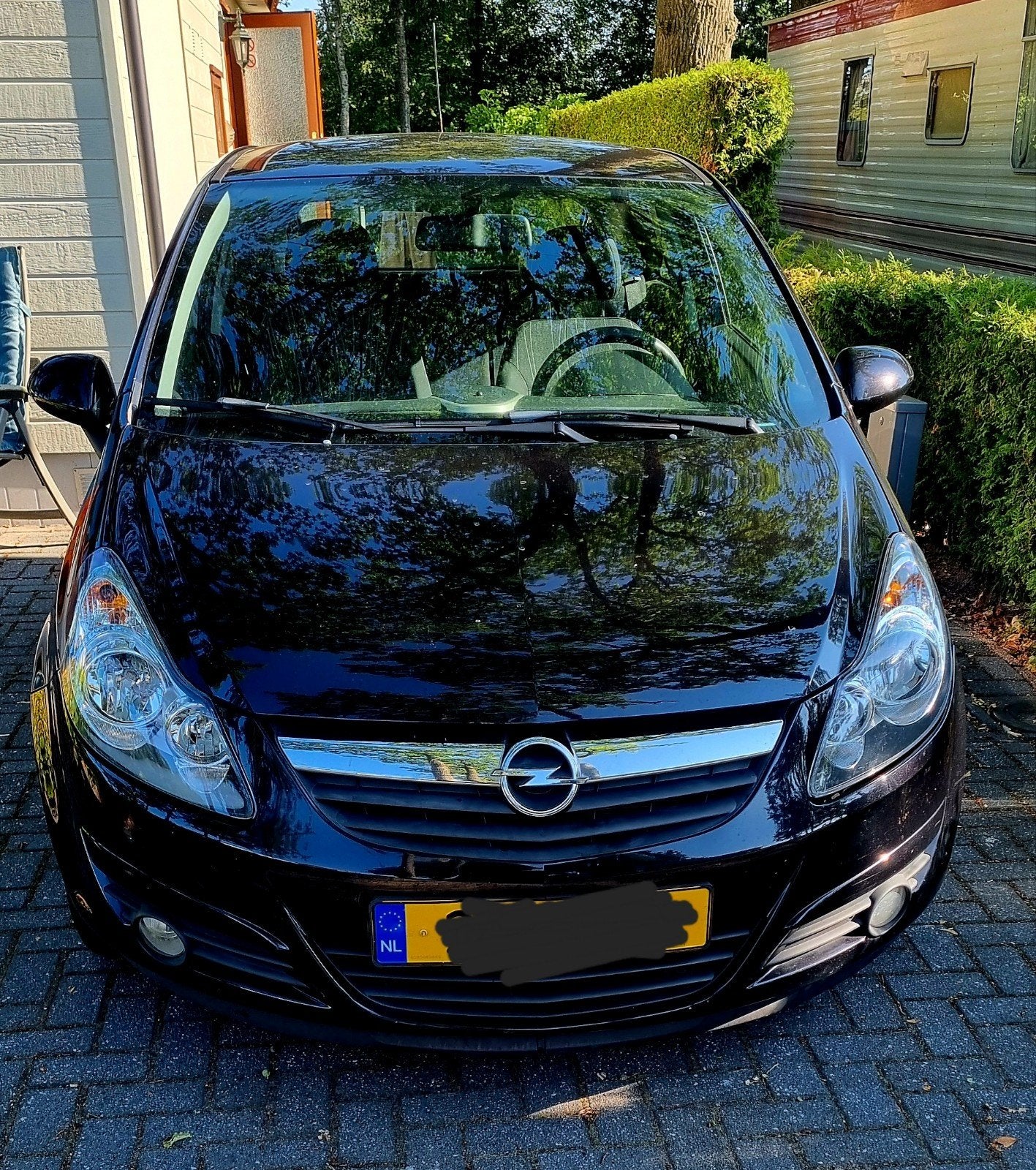 Opel Corsa 1.2 16V 3D WR 2008 Zwart, Auto's, Voorwielaandrijving, 450 kg, 40 €/maand, 1229 cc