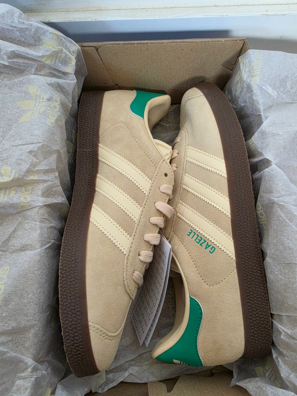 nieuw in doos Adidas Gazelle Heren Sneakers Maat 42 2/3 Nieu, Overige kleuren, Nieuw, Ophalen of Verzenden, Sneakers of Gympen