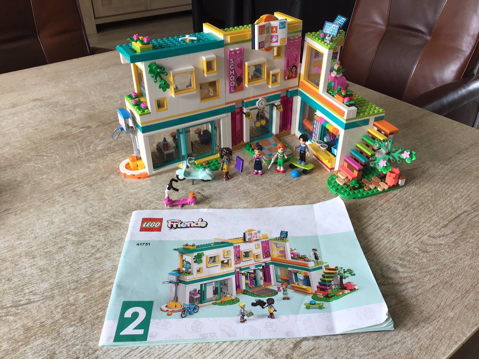 Lego friends Internationale school 41731, Kinderen en Baby's, Ophalen of Verzenden, Zo goed als nieuw