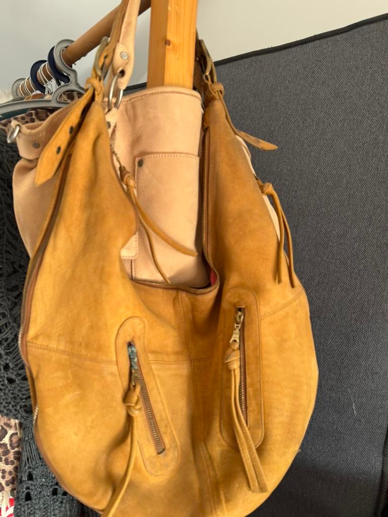 Te koop Fab. Suede tas, Ophalen of Verzenden, Gebruikt, Bruin, Overige typen