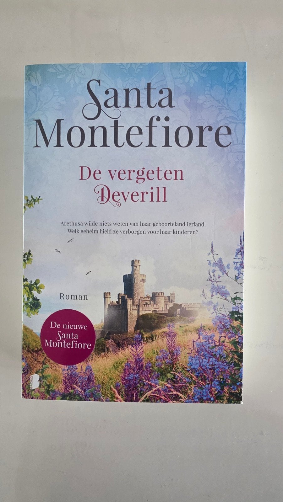 Santa Montefiore - De vergeten Deverill, Boeken, Romans, Gelezen, Europa overig, Ophalen of Verzenden