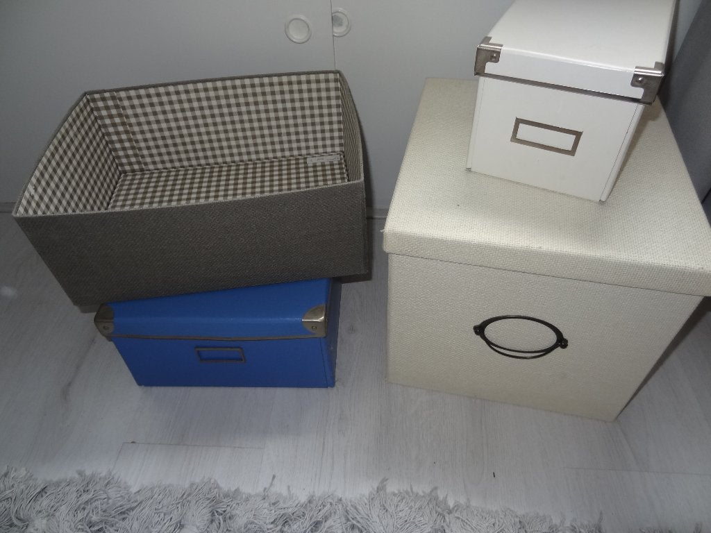 4 Ikea dozen / bakken wit/blauw/taupe Kvarnik, Kunststof, Gebruikt, Overige typen, Ophalen of Verzenden