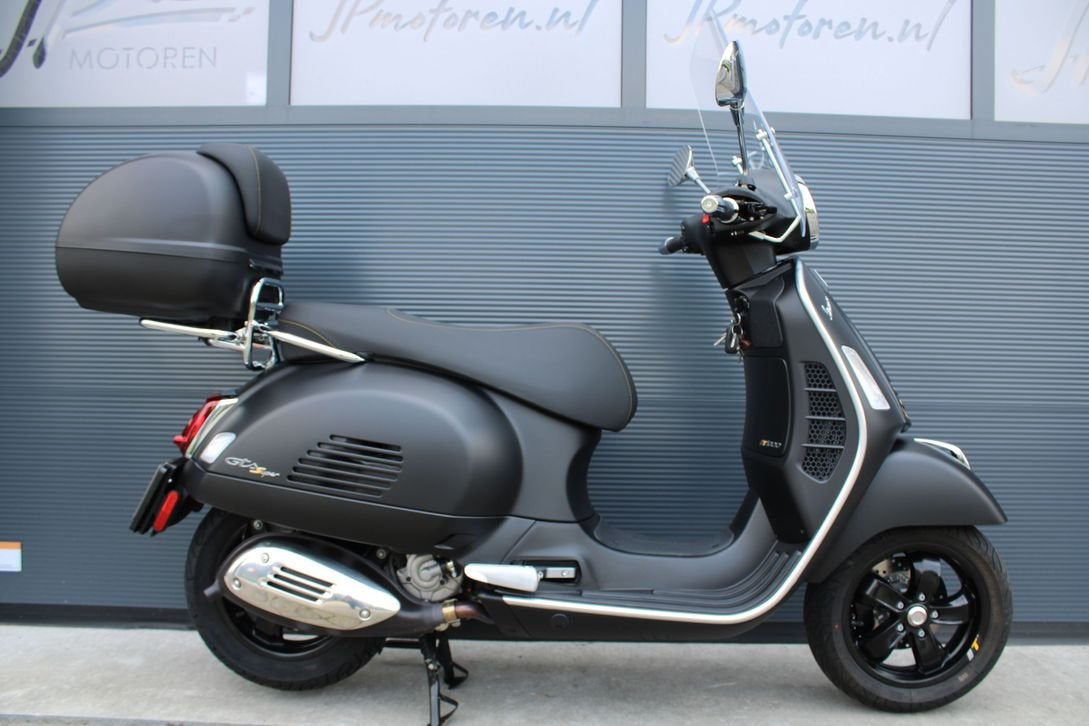 *VERKOCHT* Piaggio Vespa GTS 300 HPE (2022) *Org.NL*topkoffe, Scooter, Onbekend, Onbekend, 278 cc