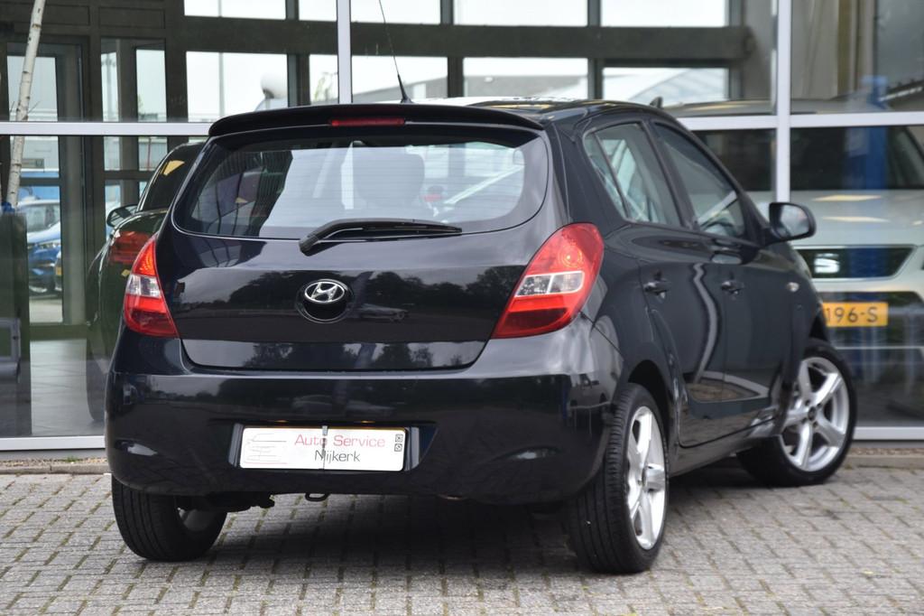 Hyundai I20 1.2i DynamicVersion Airco Elek. Ramen 5Drs. NAP, Gebruikt, 4 cilinders, Zwart, Origineel Nederlands
