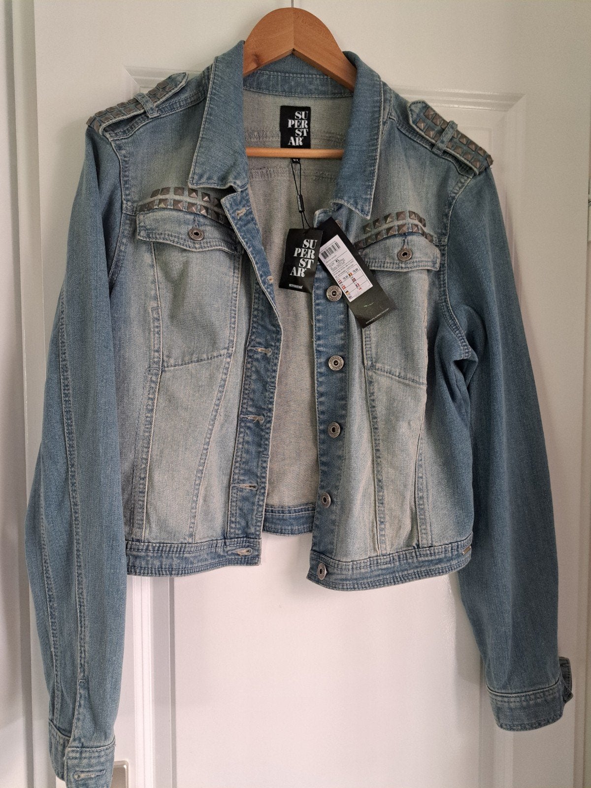 Splinternieuw Spijkerjack met kaartjes er nog aan., Ophalen of Verzenden, Nieuw, Maat 46/48 (XL) of groter, Blauw