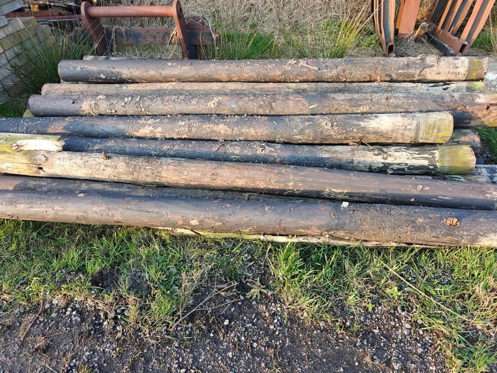 Partijtje creosoot palen gebruikt. Lg 2,70 m'. € 7,50/stuk, Tuin en Terras, Ophalen, Gebruikt, Minder dan 180 cm, Palen