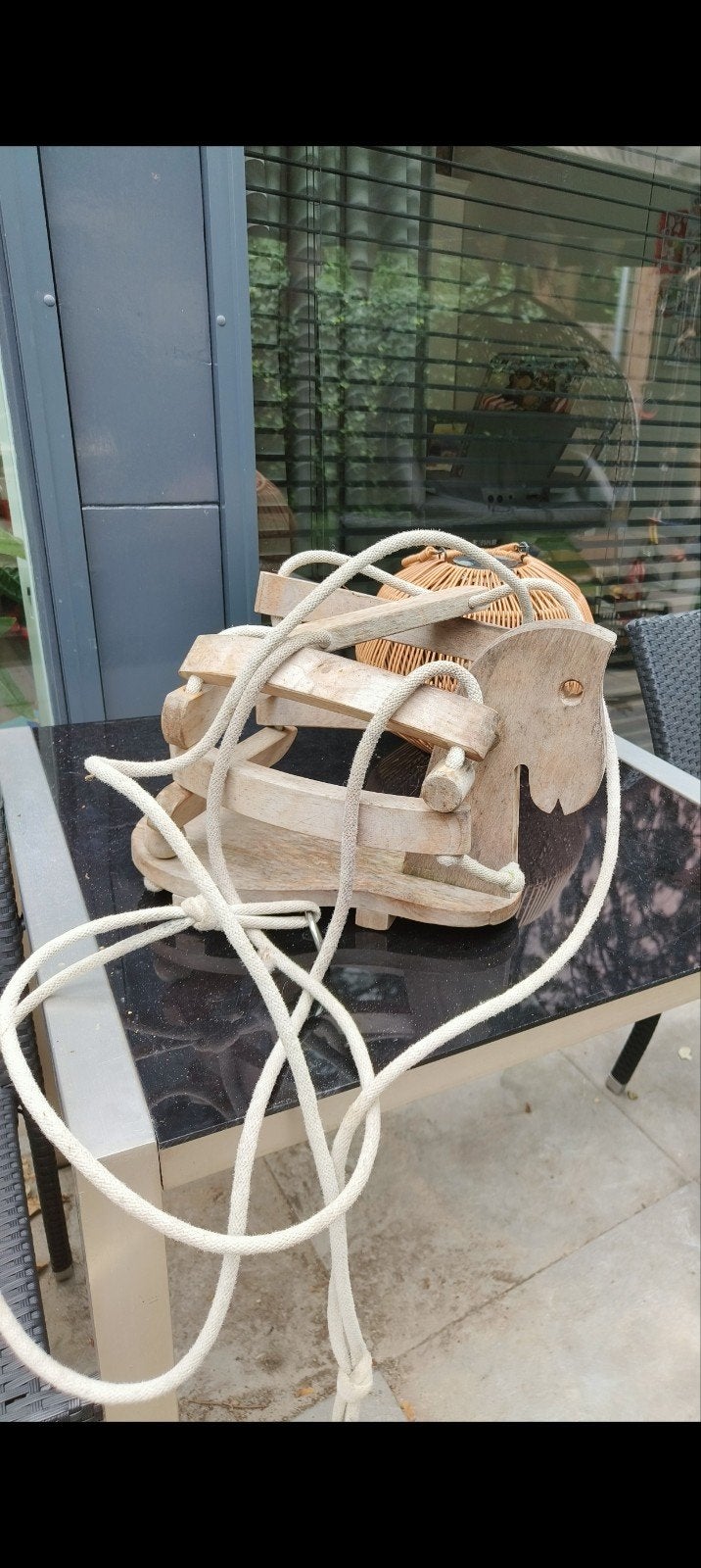 Houten schommel paardje voor baby's en peuters, Ophalen of Verzenden, Zo goed als nieuw, Rij- of Hobbelspeelgoed