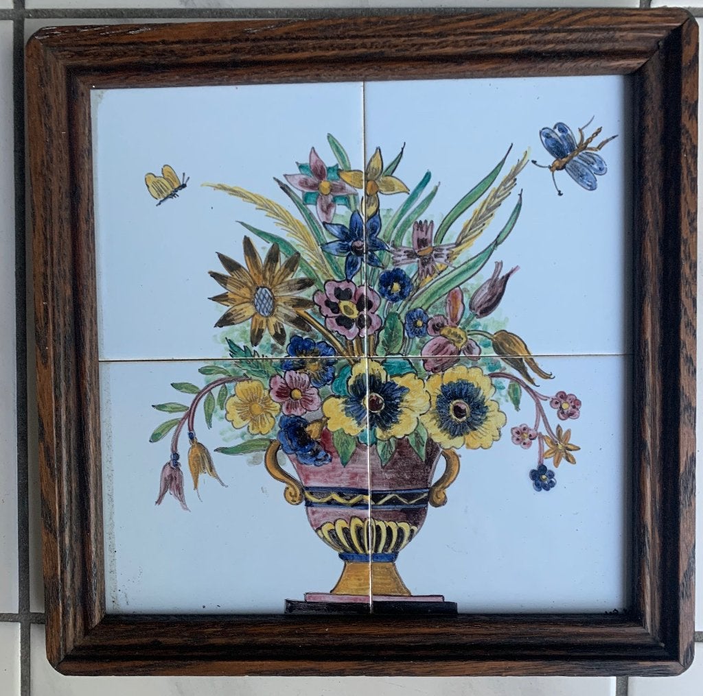Tegeltableau met bloemen en vlinders in houten lijst, Huis en Inrichting, Minder dan 50 cm, Gebruikt, Overige typen, Ophalen of Verzenden