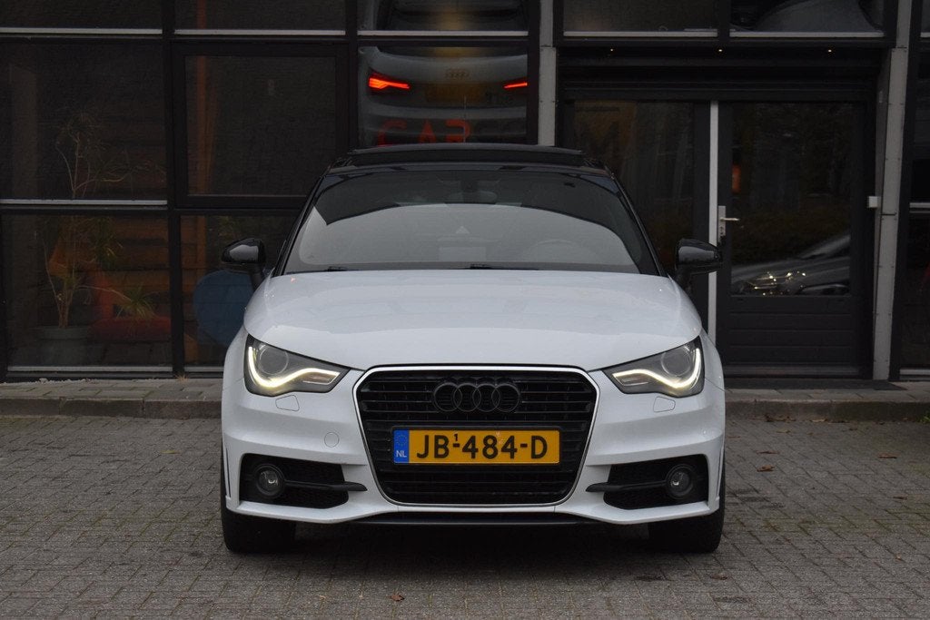 Audi A1 Sportback 1.4 TFSI S Line Nw.Motor Kuipstoelen Xenon, Euro 5, 4 cilinders, Met garantie (alle), 4 stoelen