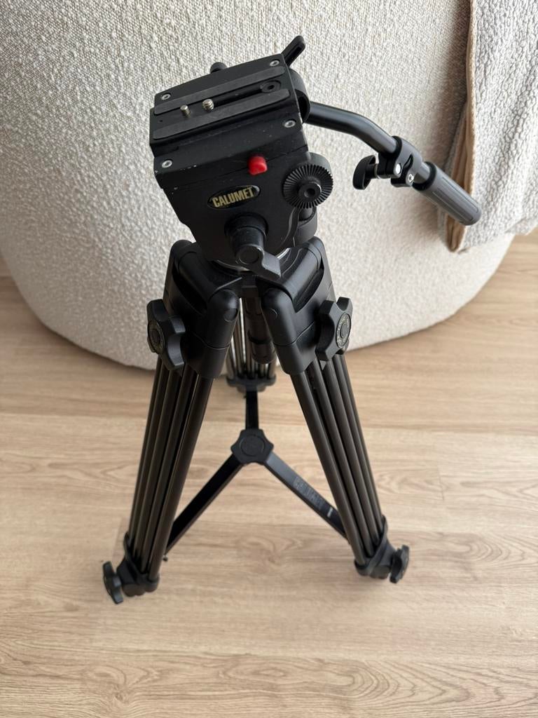 Uitschuifbaar Calumet statief met arm, Ophalen, Zo goed als nieuw, Minder dan 150 cm, Driepoot