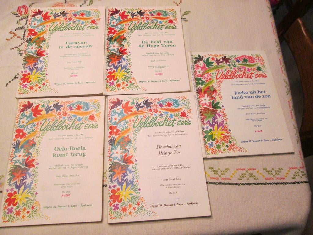 4 leesboekjes Veldboeket serie ,3e,4e,5e Leerjaar, Ophalen of Verzenden, Gelezen, Fictie algemeen