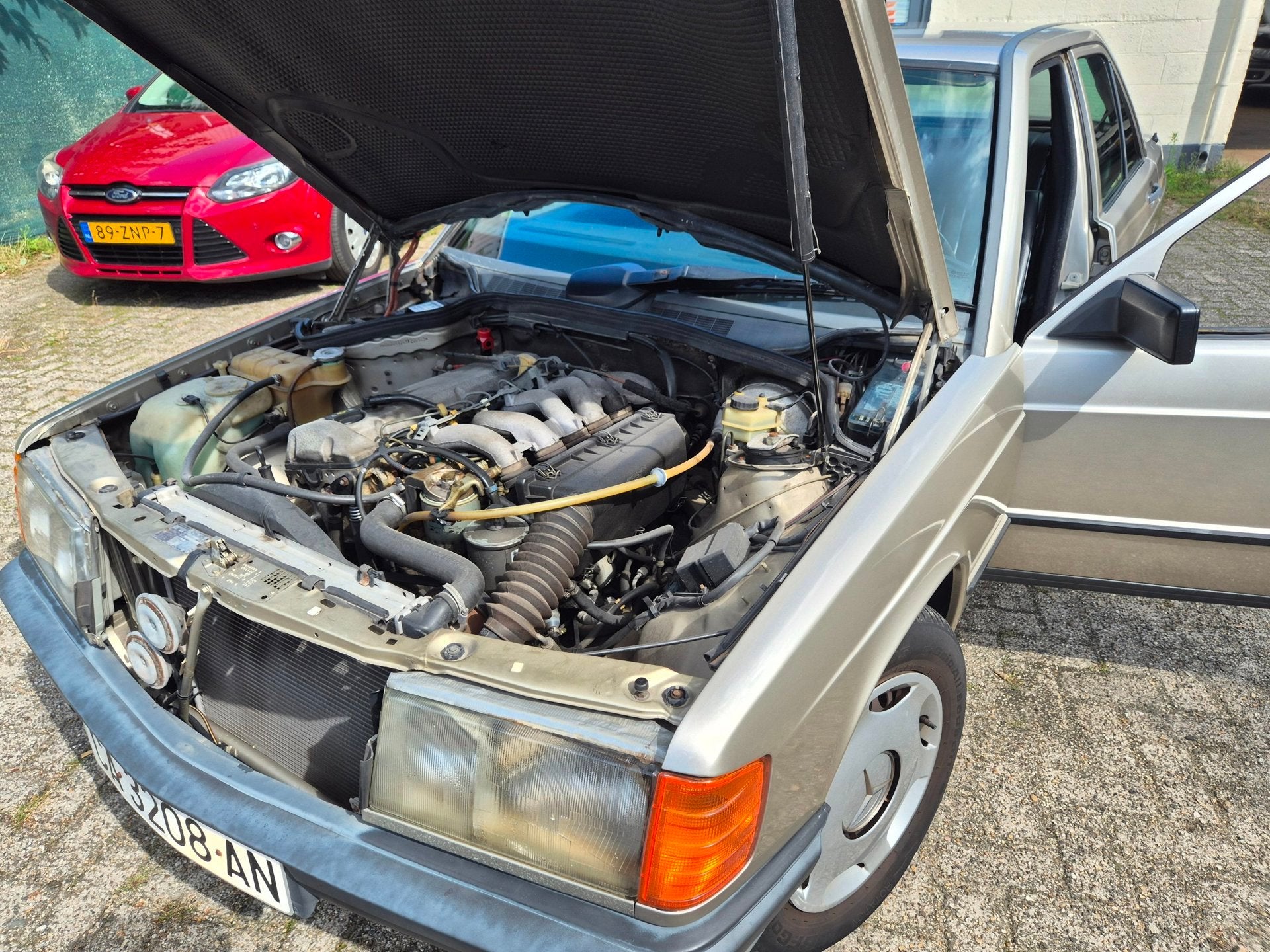 Mercedes-Benz 190-serie 2.5 D AUTOMAAT, SCHITTERENDE 5 CILIN, Auto's, Automaat, 94 pk, Achterwielaandrijving, Gebruikt