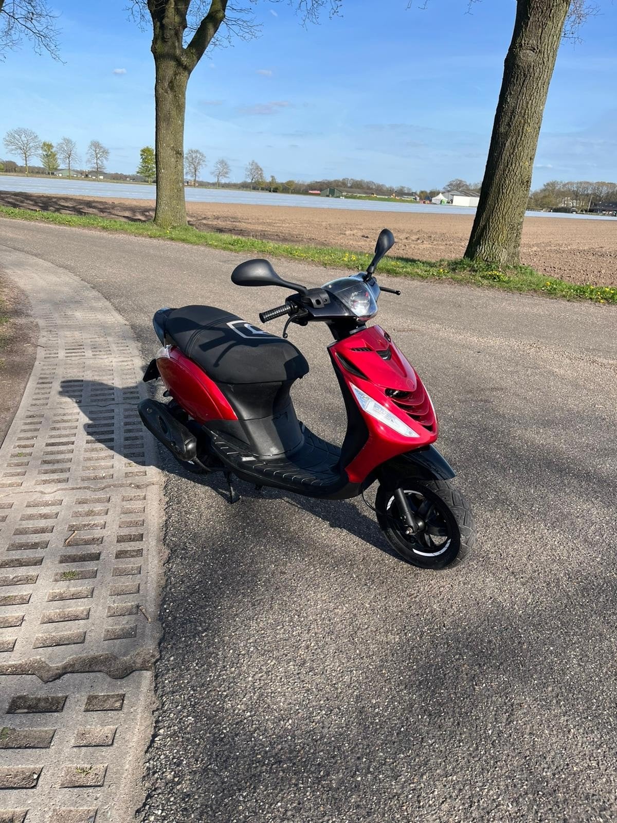 Piaggio Zip 2011 Rood 50cc, Ophalen, Gebruikt, Benzine, Piaggio