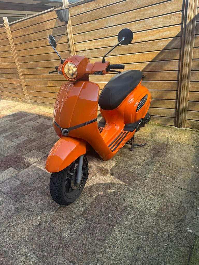 BTC motorscooter 125cc, Ophalen