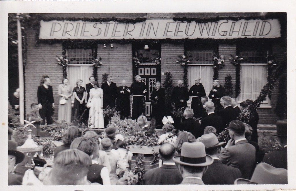 732Z fotokaart Raamsdonk, Lageweg, pater Gonzalvus Snijders, Ophalen of Verzenden, 1940 tot 1960, Ongelopen, Noord-Brabant