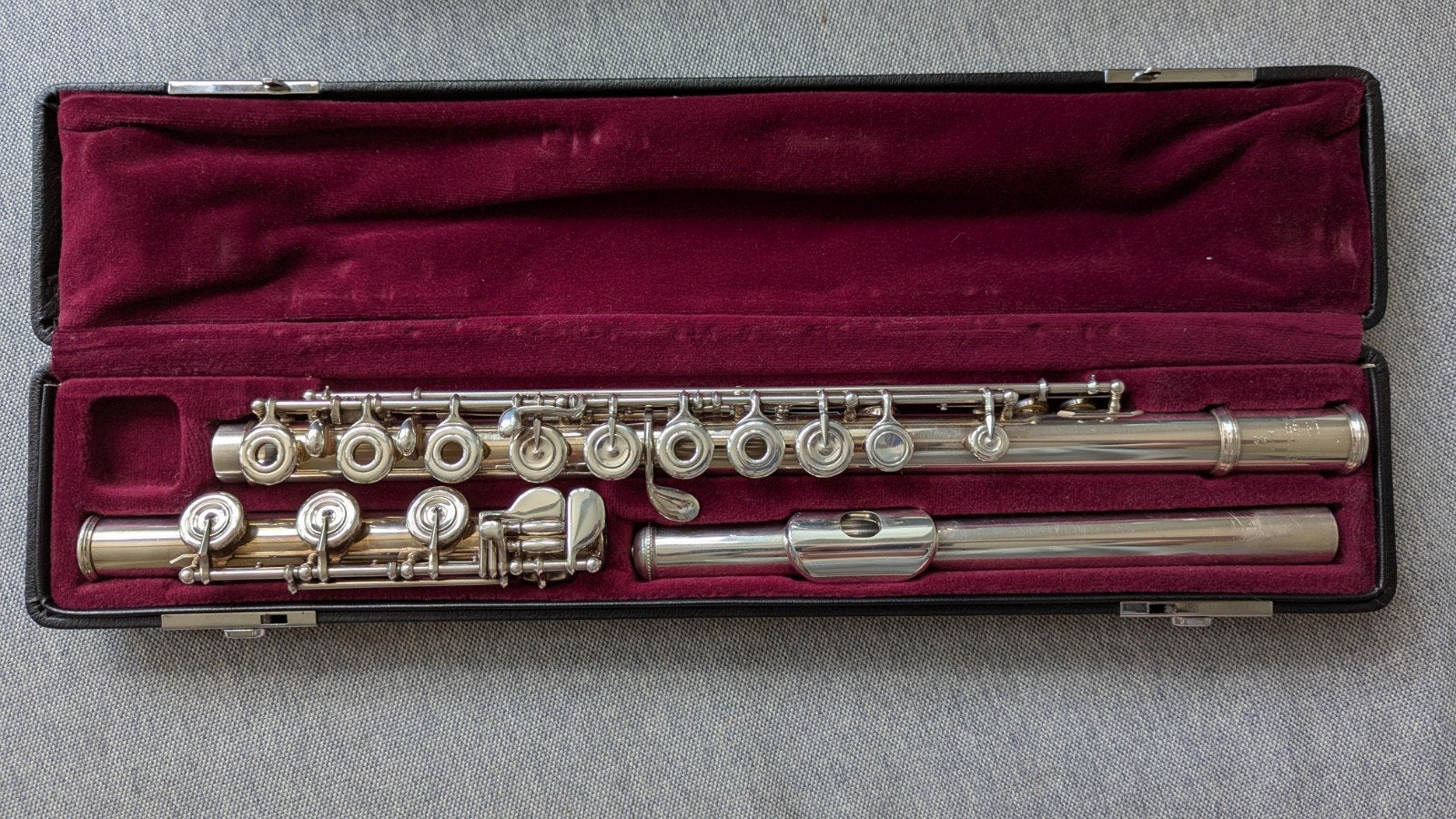 Yamaha Dwarsfluit YFL-581 (Silver 925) met koffer, Muziek en Instrumenten, Blaasinstrumenten | Dwarsfluiten en Piccolo's, Gebruikt