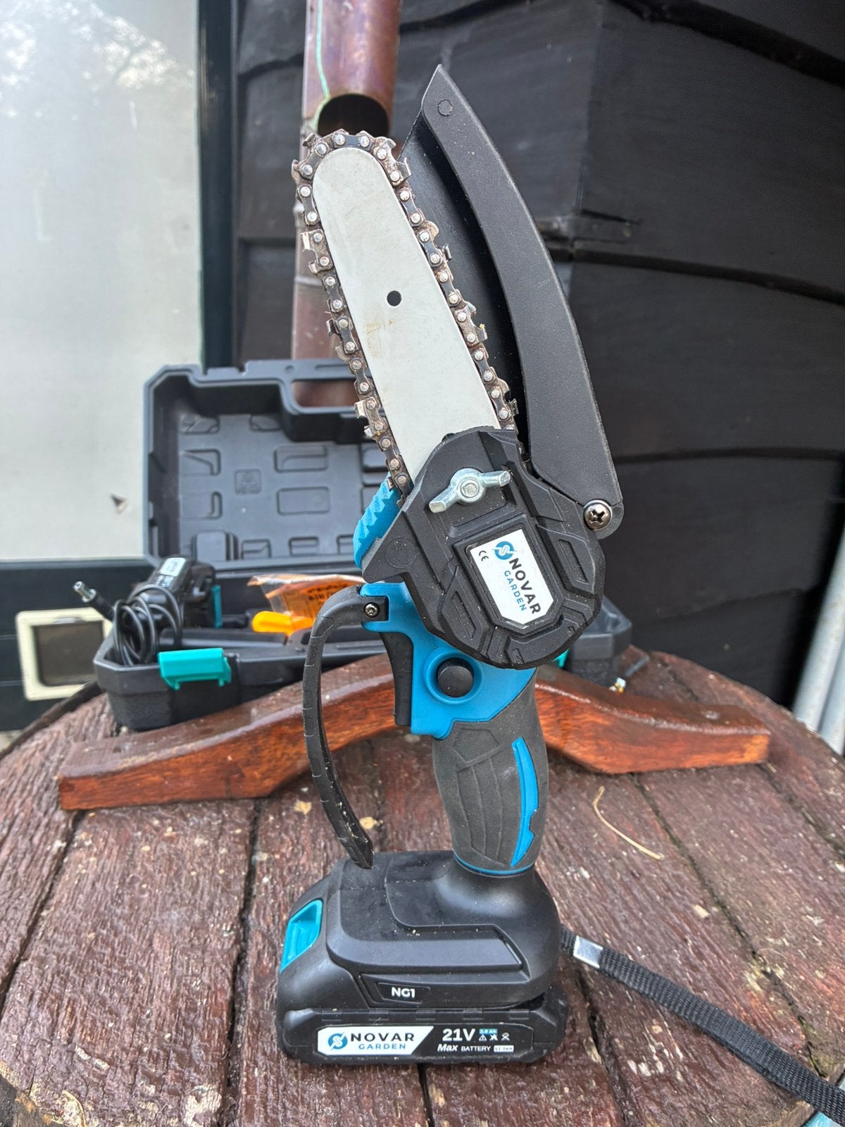 Mini hand kettingzaag NOVAR NG1, Kettingzaag, Ophalen of Verzenden, Zo goed als nieuw, 30 tot 70 mm