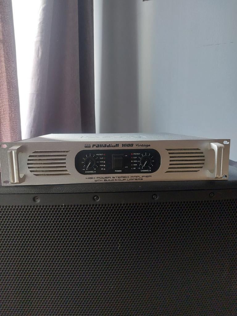 Dap palladium 1600 versterker ZO GOED ALS NIEUW!!!, Ophalen of Verzenden, Zo goed als nieuw, 1000 watt of meer