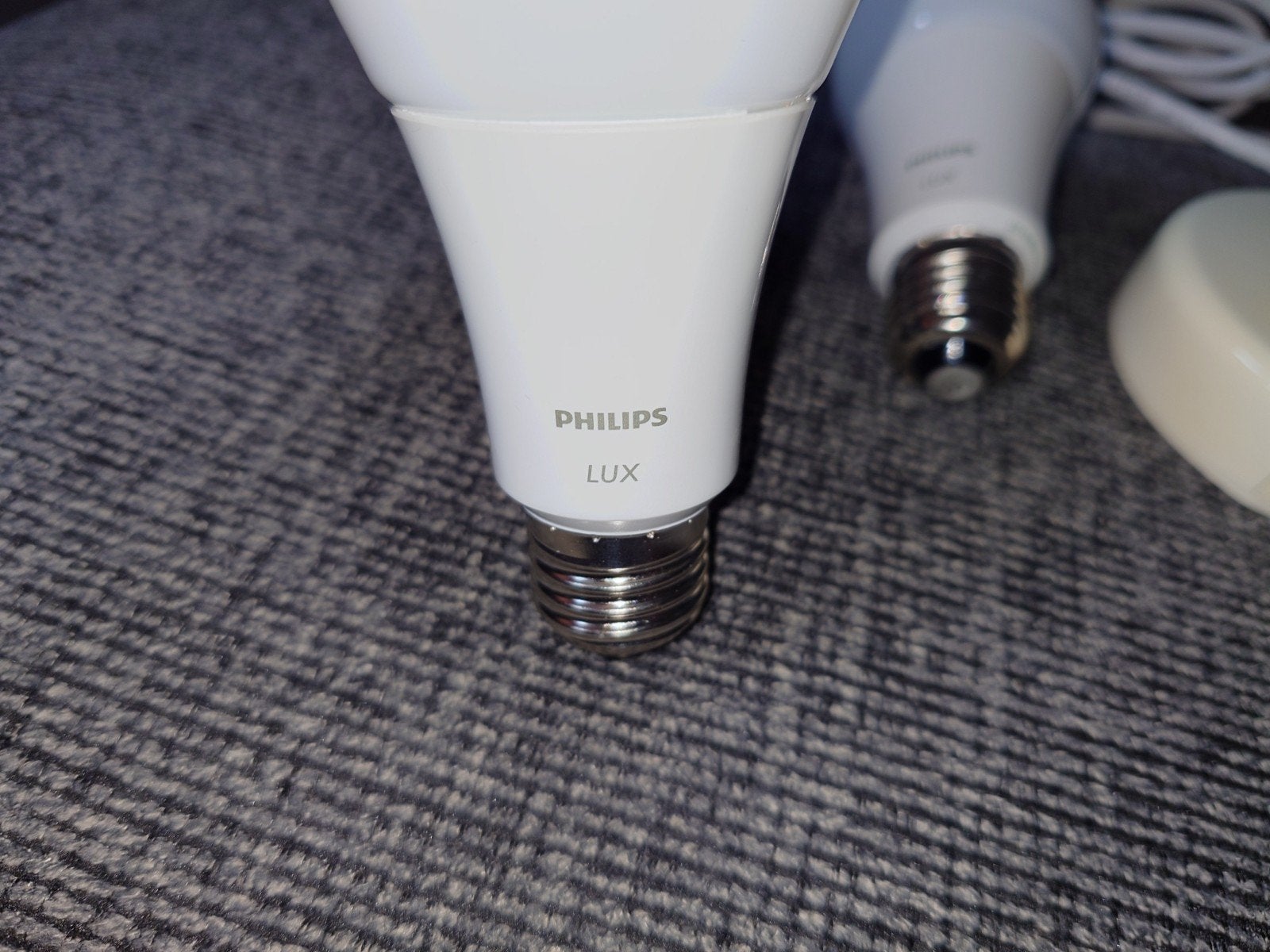 Philips Hue Bridge (V1) + 2 Philips Lux | E27 | 750 lm | 9W, Ophalen, Led-lamp, Gebruikt, Philips Hue