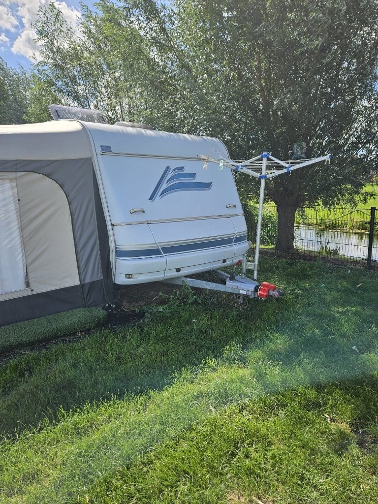 Caravan Wilk 450 S4 SE, Caravans en Kamperen, Caravans, 2 aparte bedden, Ringverwarming, Treinzit, Particulier
