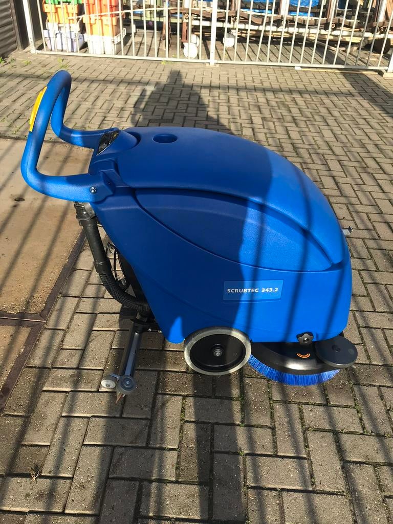 Schrobmachine Nilfisk Scrubtec 343.2, Doe-het-zelf en Verbouw, Reinigingsmachines, Ophalen of Verzenden, Zo goed als nieuw