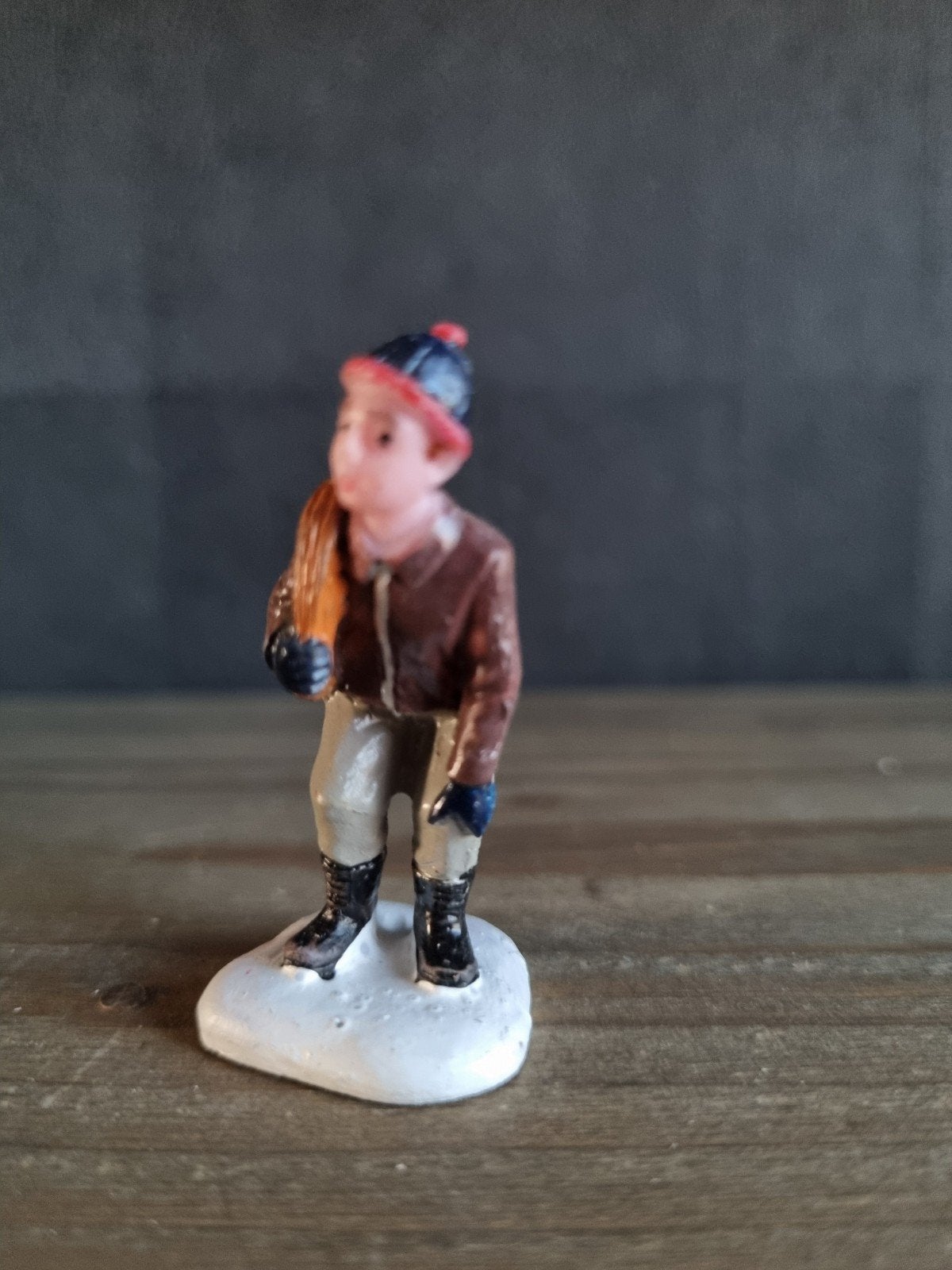 lemax figuur 25 kerstdorp kersthuisjes, Ophalen of Verzenden, Zo goed als nieuw