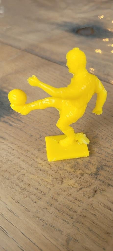 ️ Vintage Plastic Voetbalfiguurtje - Jaren '60/'70 ️, Verzamelen, Ophalen of Verzenden, Gebruikt, Buitenlandse clubs, Beeldje of Poppetje