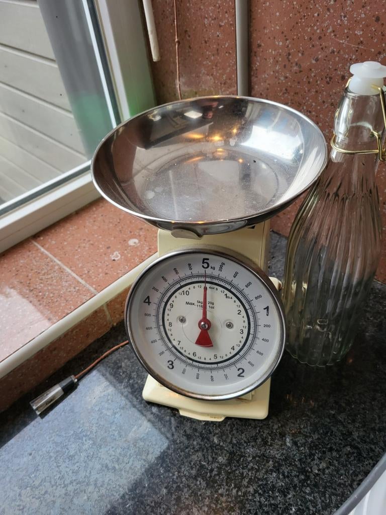 Oude weegschaal, Witgoed en Apparatuur, Weegschalen, Ophalen, Keukenweegschaal, Minder dan 10 kg