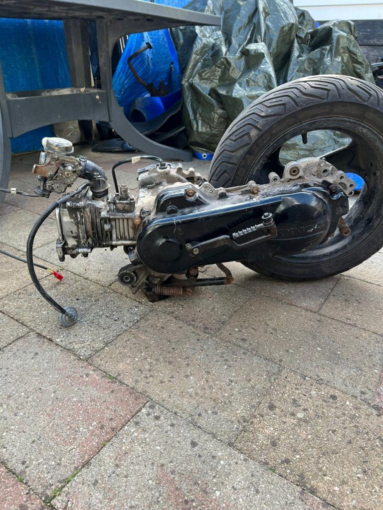 Scooter blok kymco vitality met carburateur en achterwiel, Ophalen of Verzenden, Gebruikt, Blok, Overige merken