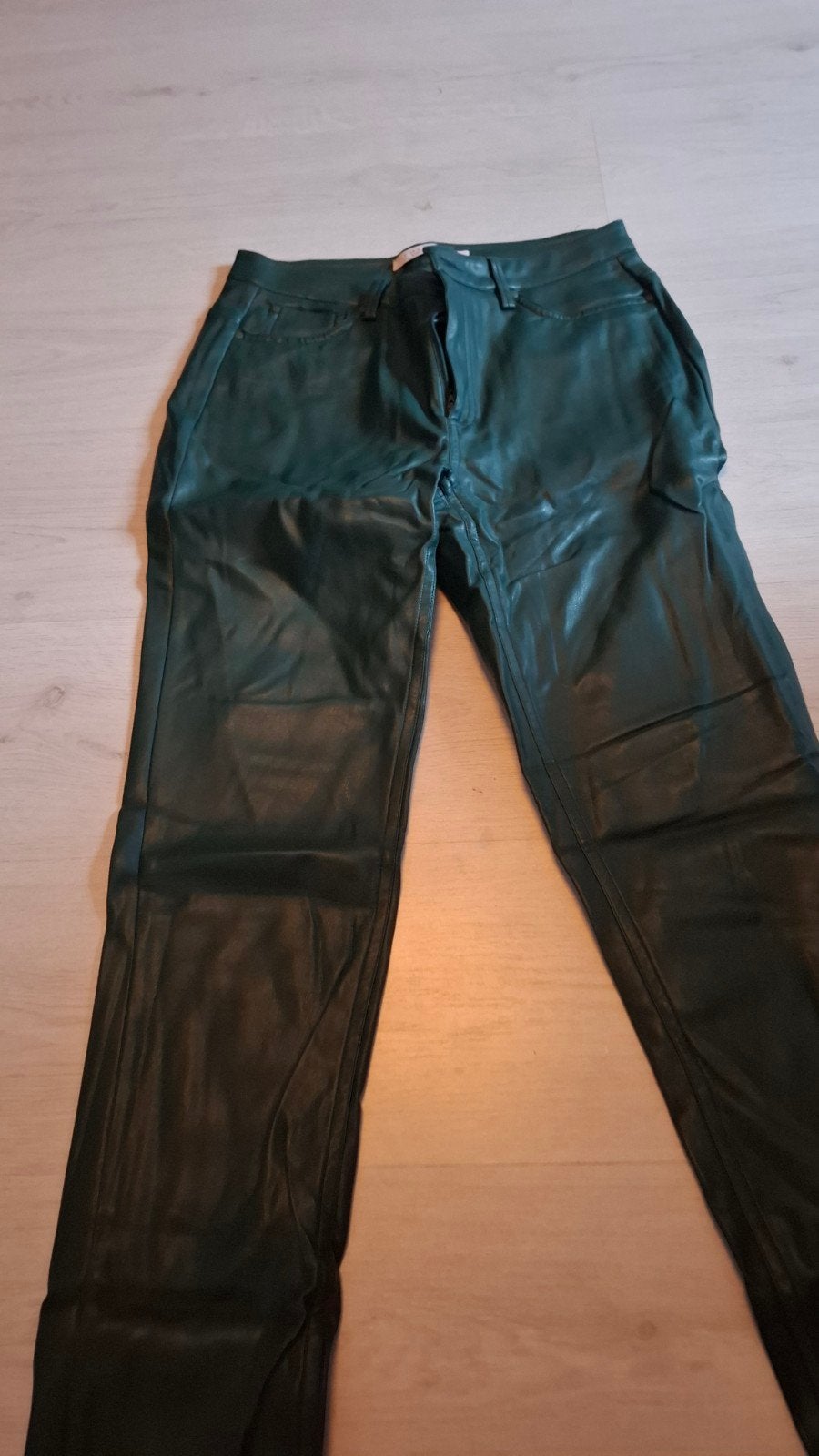 Donkergroene Nep Leren Broek met Zachte Voering en Split, Kleding | Dames, Broeken en Pantalons, Maat 38/40 (M), Ophalen of Verzenden