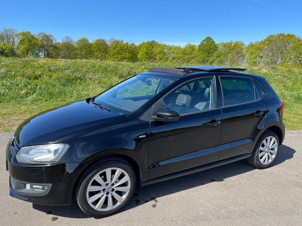 VW Polo 1.2 TSI 90 PK LIFE, Navigatie/ pano dak, Auto's, Volkswagen, Voorwielaandrijving, Stof, 4 cilinders, Zwart