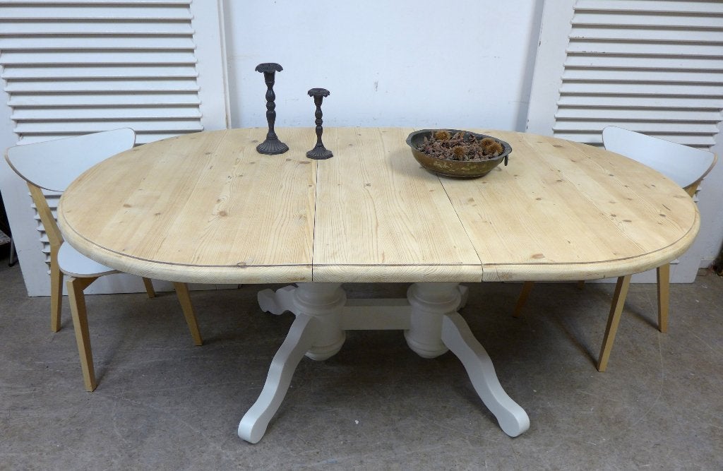Foto 11 van Prachtige zwarte ronde uitschuifbare eettafel
