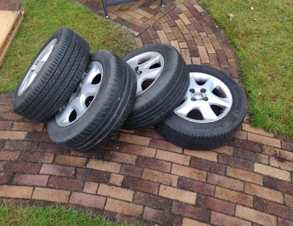 Wielen Toyota Corolla Verso 195/60 R15 met aluminium velgen, Auto-onderdelen, Ophalen, Toyota
