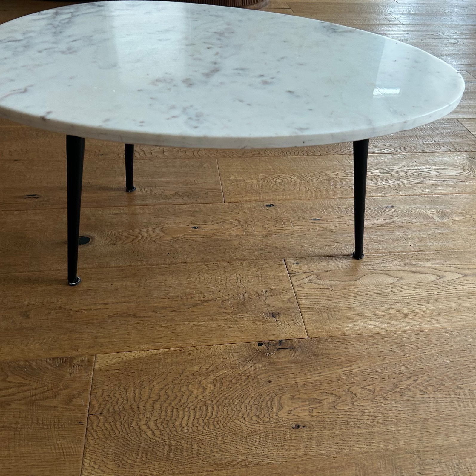 Prachtig marmere bijzet tafel 60 cm breed bij 35 cm hoog, Ophalen, Overige materialen, 55 tot 75 cm, Zo goed als nieuw