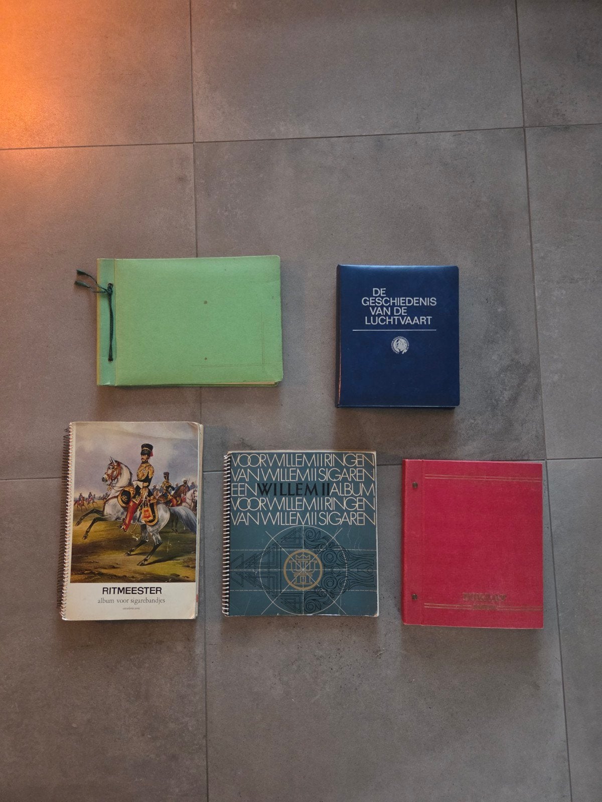 6 albums met veel sigarenbandjes van verschillende merken, Ophalen of Verzenden