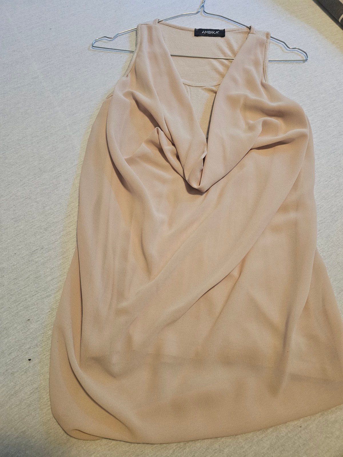 Mooie beige top van Ambika, maat M, Maat 38/40 (M), Beige, Ophalen of Verzenden, Zo goed als nieuw