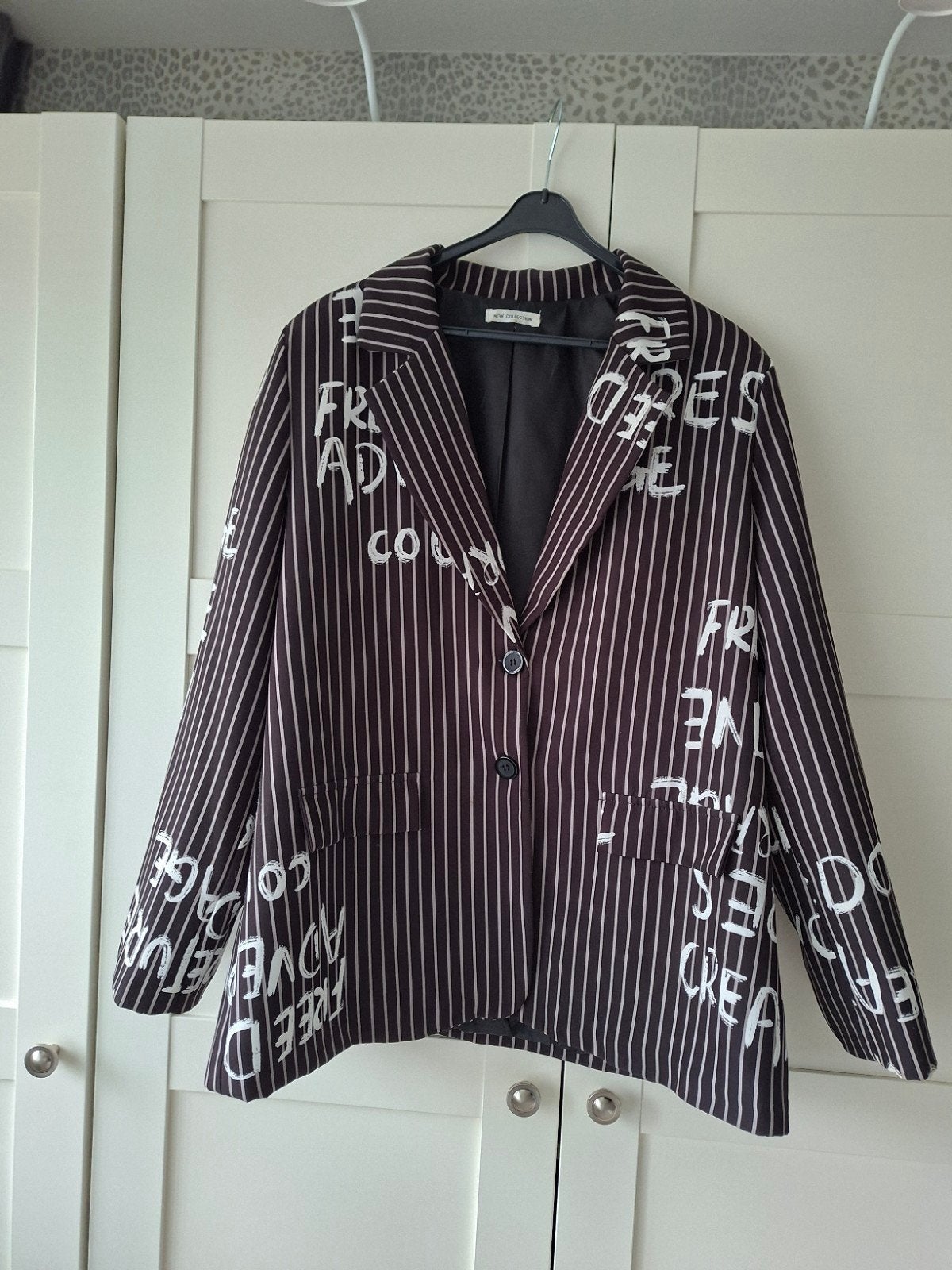Zwart gestreept New Collection blazer one size, Kleding | Dames, Jasjes, Kostuums en Pakken, Maat 38/40 (M), Zwart, Ophalen of Verzenden