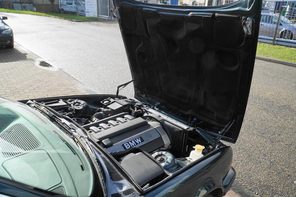BMW 5-serie 520i Executive EERSTE EIGENAAR, Achterwielaandrijving, Gebruikt, 4 stoelen, Metallic lak