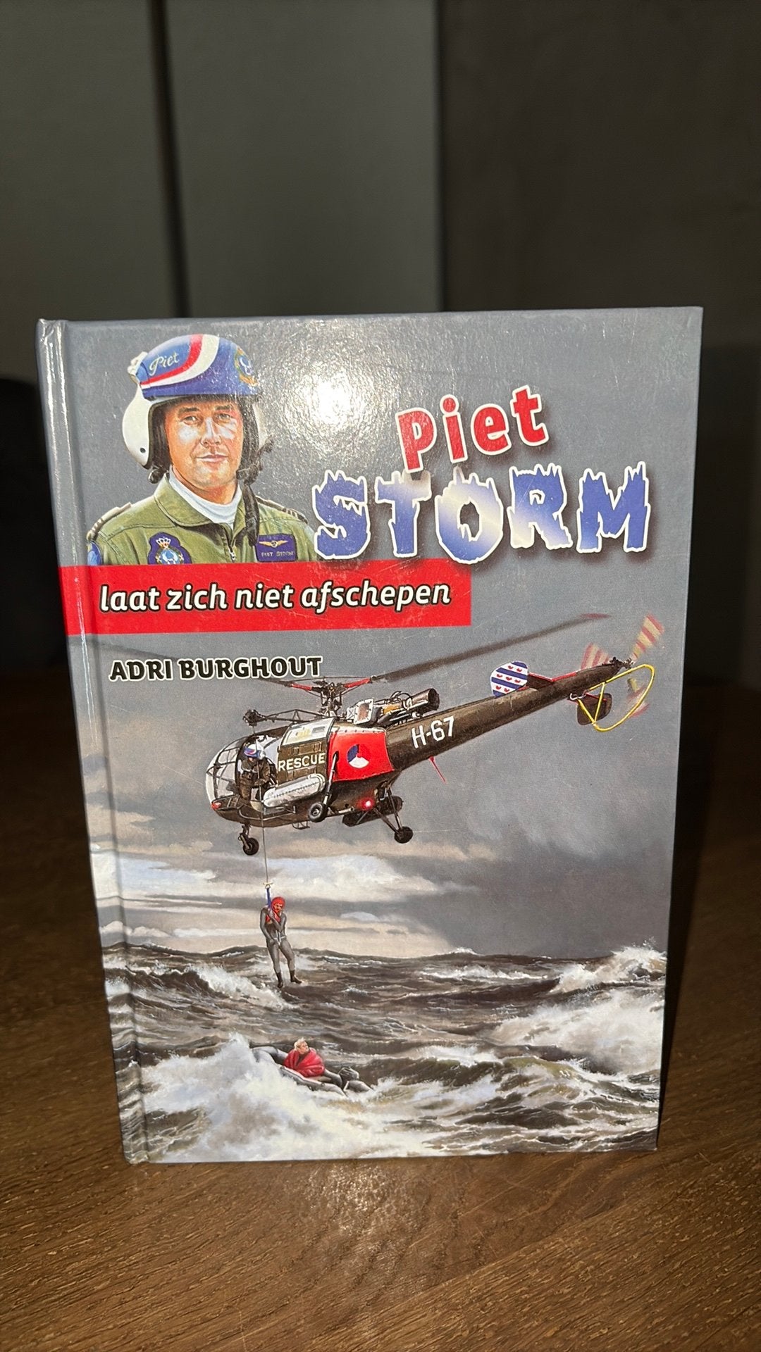 Adri Burghout - Piet Storm laat zich niet afschepen Deel 2, Boeken, Gelezen, Fictie algemeen, Adri Burghout, Ophalen of Verzenden