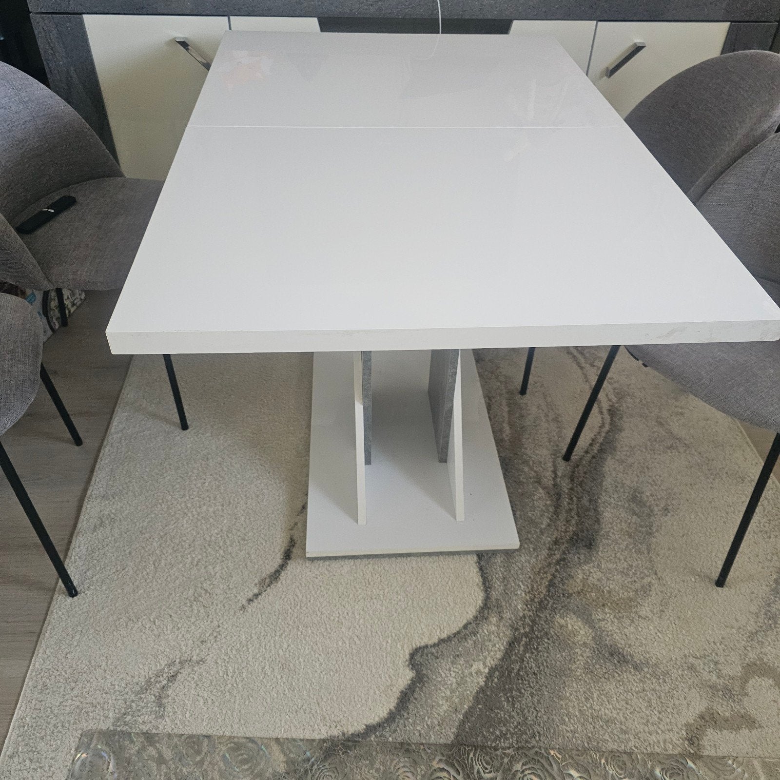 Uitschuifbare eettafel wit hoogglans met grijze accenten, Huis en Inrichting, Ophalen, Rechthoekig, 100 tot 150 cm, 50 tot 100 cm