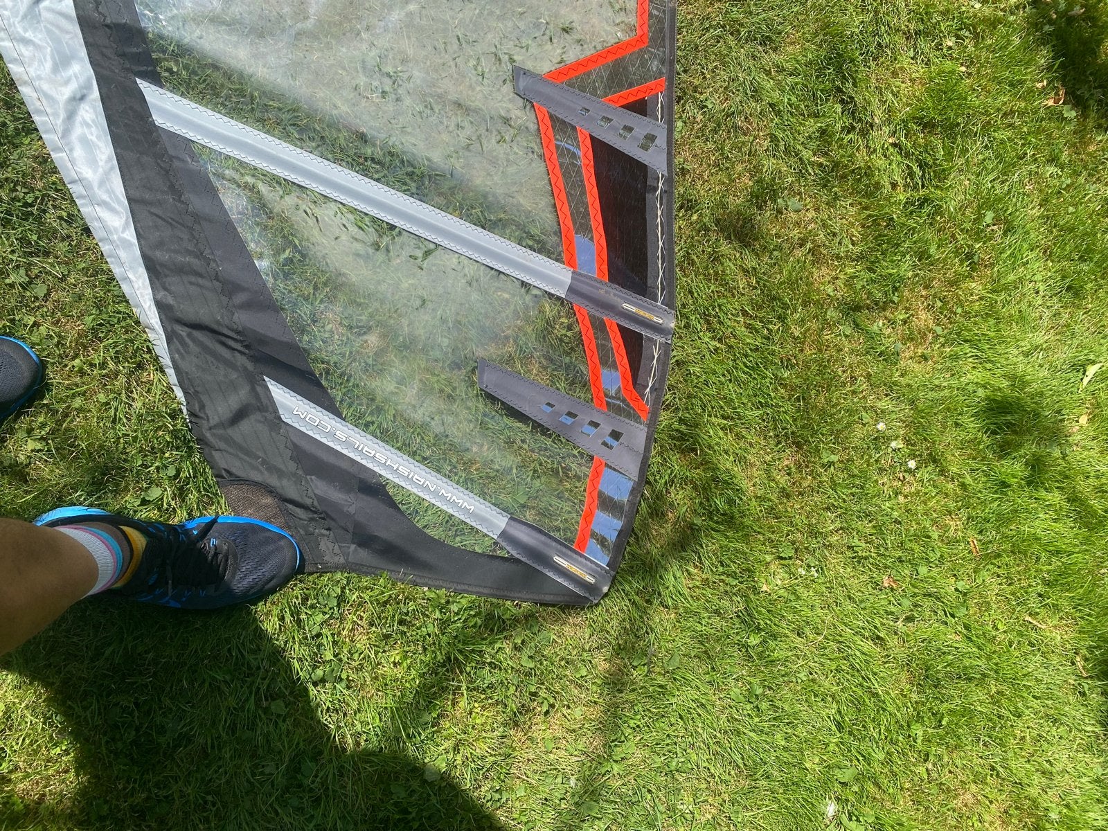 Naish Stealth 4.6m windsurfzeil - redelijke staat, Watersport en Boten, Windsurfen, Ophalen, 3.5 tot 5 m², Zeil, Gebruikt