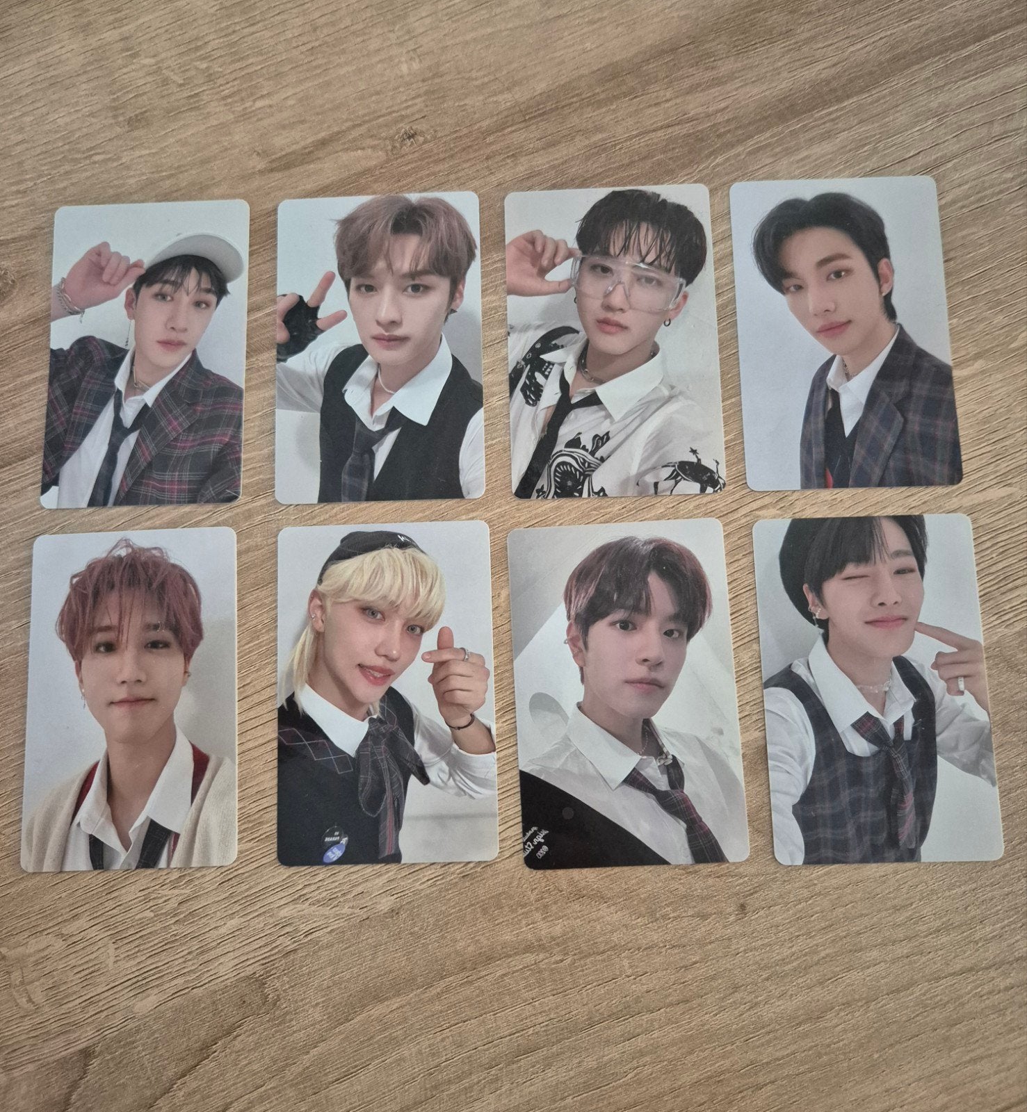Stray kids christmas evel photocard set, Verzamelen, Ophalen of Verzenden, Zo goed als nieuw, Foto of Kaart