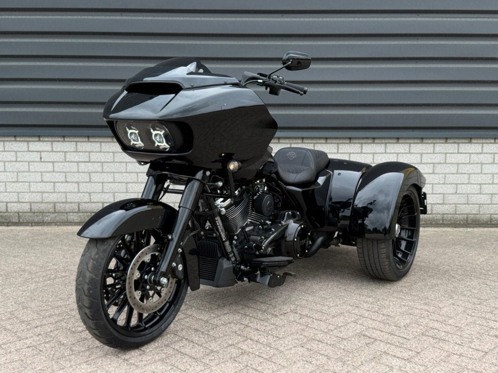 Harley Davidson FLTRT Road Glide 3 trike CUSTOM BLACK EDITIO, Motoren, Motoren | Harley-Davidson, Traction Control, Bedrijf, Meer dan 35 kW